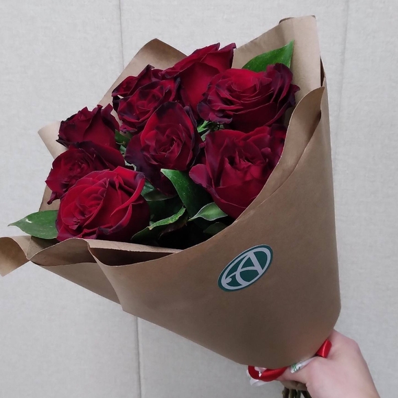 Букет-комплимент из алых роз
