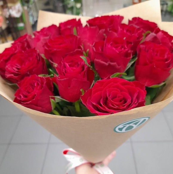 Букет из 15 красных роз 50 см (Кения)
