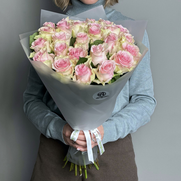 Букет из 25 роз Кения "Топ Гир" (50 см) в матовой упаковке