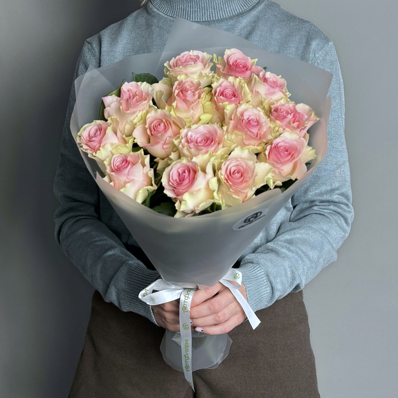 Букет из 15 роз Кения "Топ Гир" (50 см) в матовой упаковке