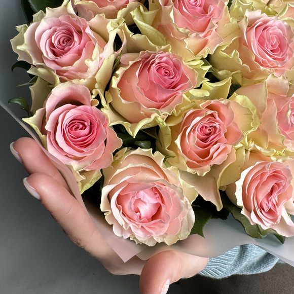 Букет из 15 роз Кения "Топ Гир" (50 см) в матовой упаковке