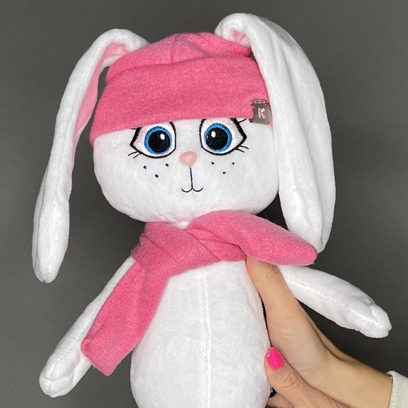 Мягкая игрушка "Зайка Эмми в шапке и шарфе" 25 см