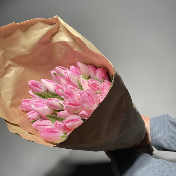 Охапка тюльпанов светло-розовых (Голландия)