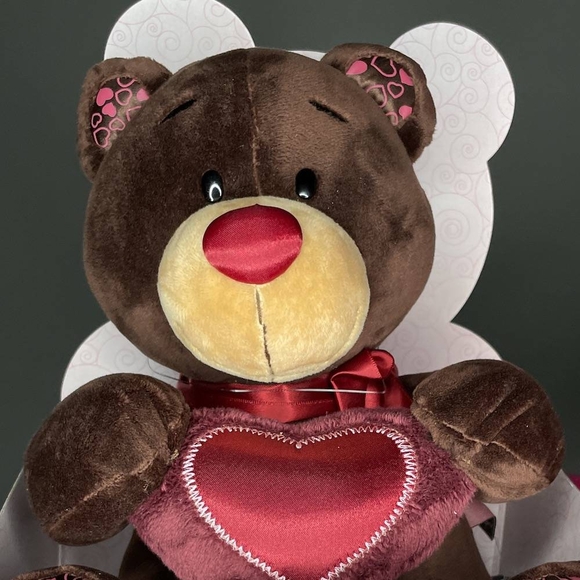 Мишка Choco с сердцем (25 см)
