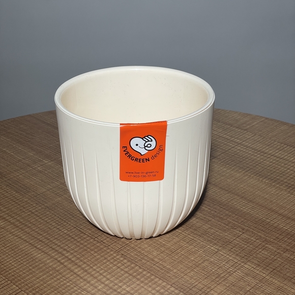 Кашпо пластик ванильный (В12 х Д13)