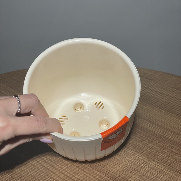 Кашпо пластик ванильный (В12 х Д13)