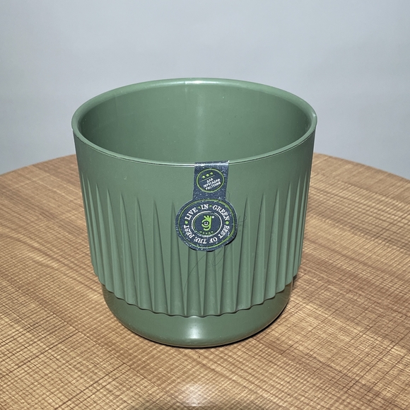 Кашпо пластик нефрит (В15 х Д17)