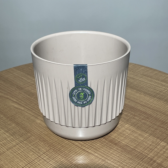 Кашпо пластик фраппе (В15 х Д17)