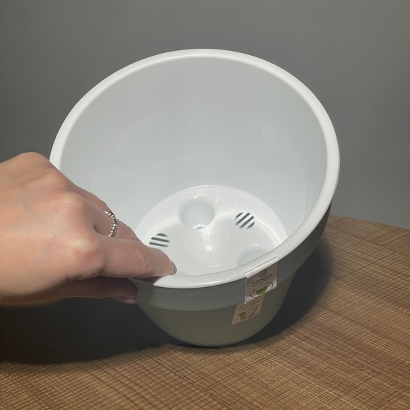 Пластиковый горшок Протея 2,3 л мятный