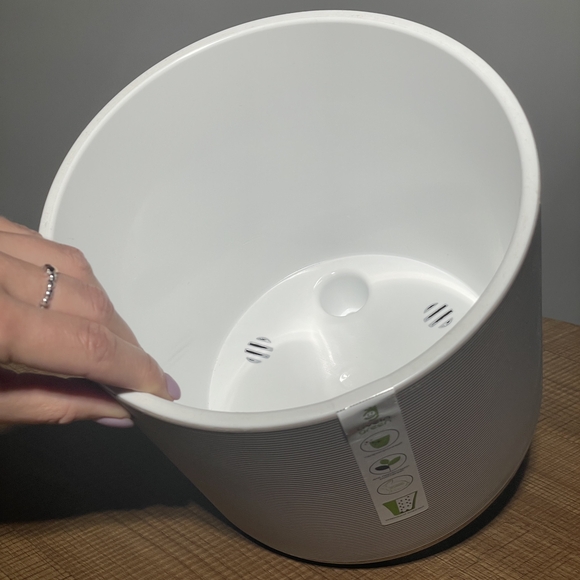 Пластиковый горшок Лион 4,2 л, фраппе