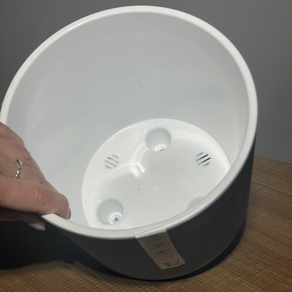 Пластиковый горшок Лион 4,2 л, серый