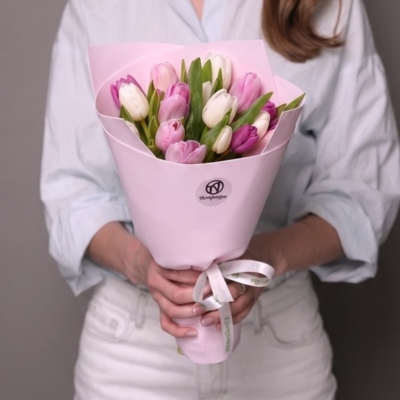 Букет из 15 тюльпанов микс нежный (Голландия) в фоамиране