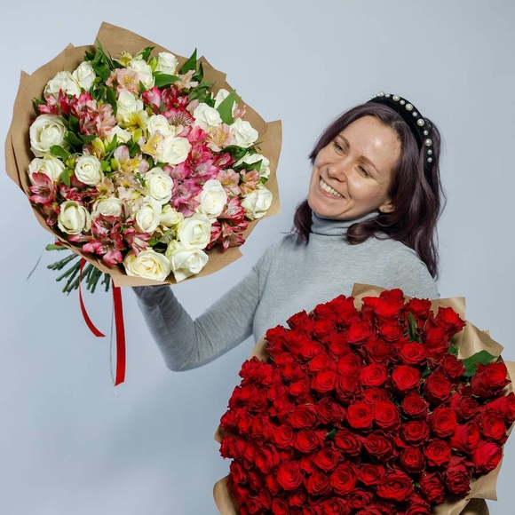 Букет из белых роз (Кения) и альстромерии - L