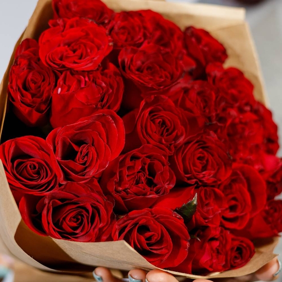 Букет из 25 красных роз 50 см (РФ)