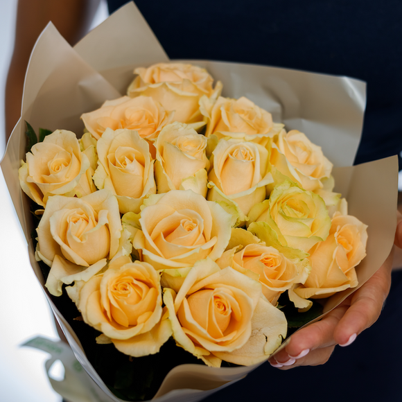 Букет из 15 кремовых роз 50 см (Россия)