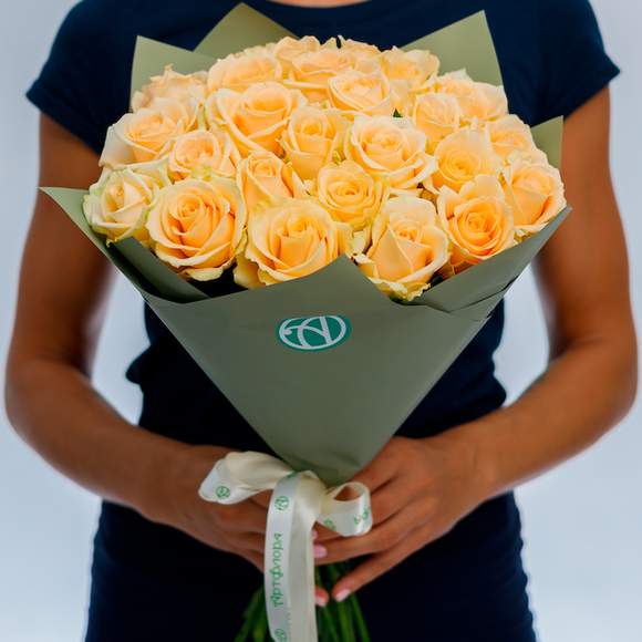 Букет из 25 кремовых роз 50 см (Россия)