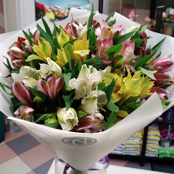 Букет из 15 Альстромерий микс