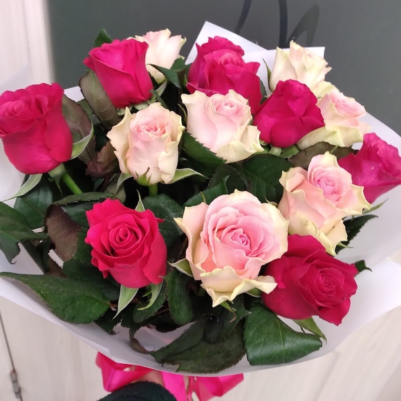Букет из 15 роз розовый микс 50 см (Кения)
