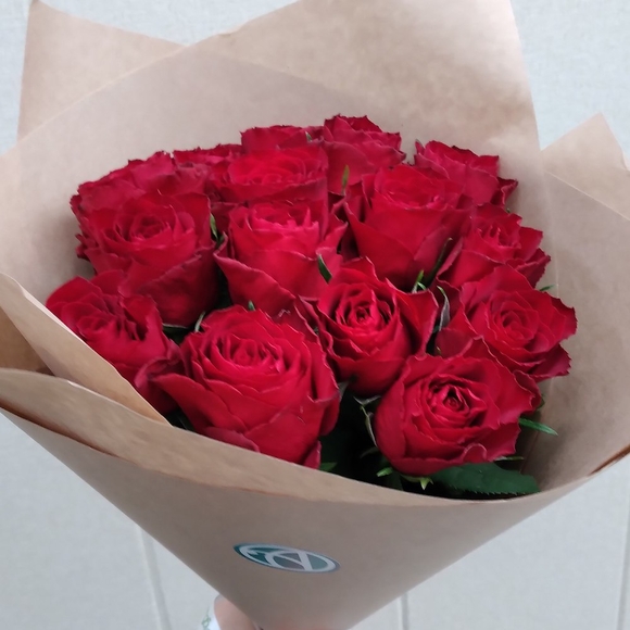 Букет из 15 красных роз 50 см (Кения)