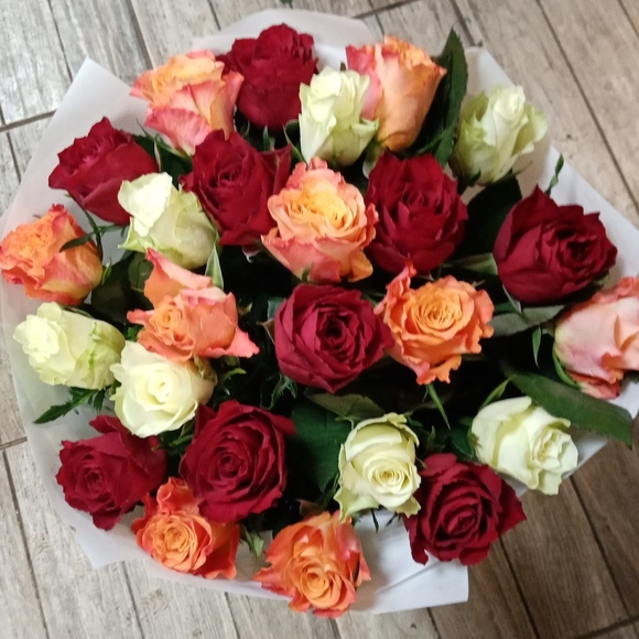 Букет из 25 роз микс 50 см (Кения)