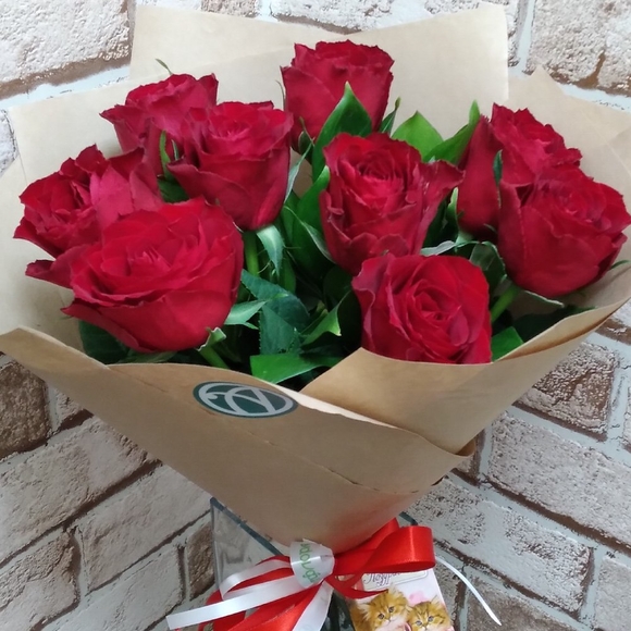 Алый букет-комплимент