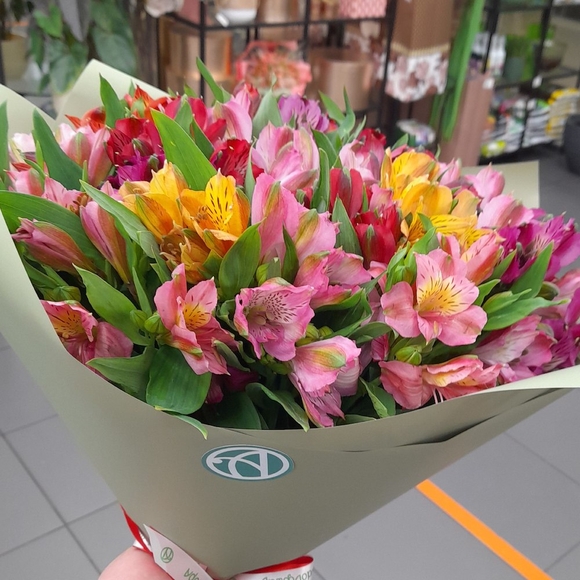 Букет из 25 альстромерий микс