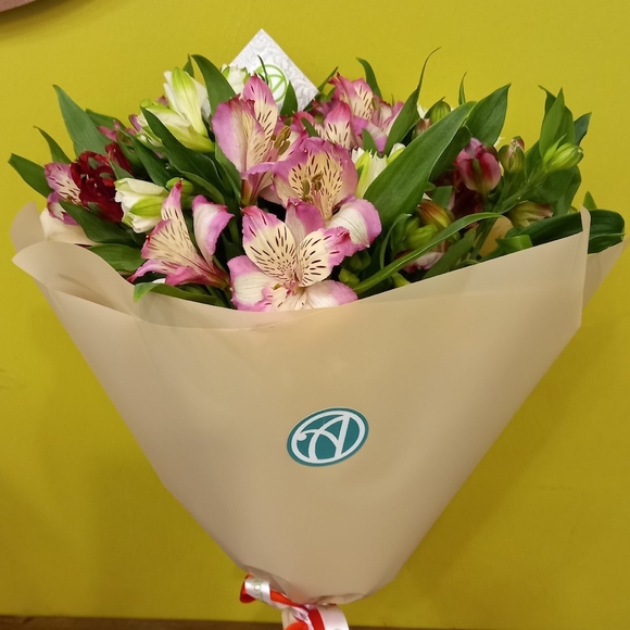 Букет из 9 альстромерий микс