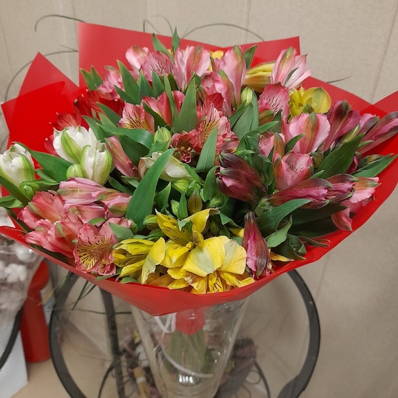 Букет из 15 Альстромерий микс