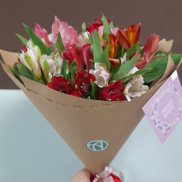 Букет из 9 альстромерий микс