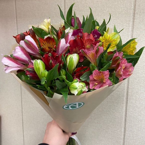 Букет из 9 альстромерий микс