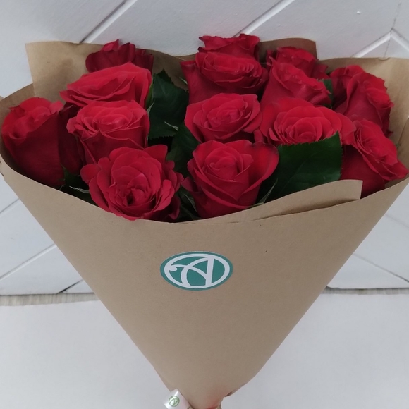 Букет из 15 красных роз 50 см (Кения)