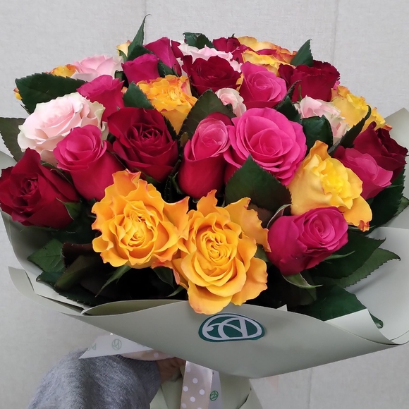 35 роз микс 50 см (Кения)