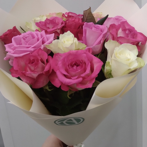 Букет из 15 роз розовый микс 50 см (Кения)
