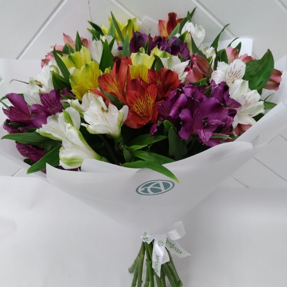 Букет из 15 Альстромерий микс
