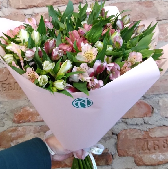 Букет из 25 альстромерий микс