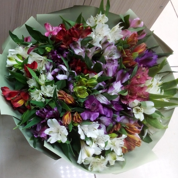 Букет из 25 альстромерий микс