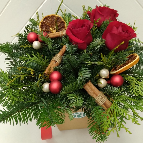 Новогодняя сумочка с красными кенийскими розами - S