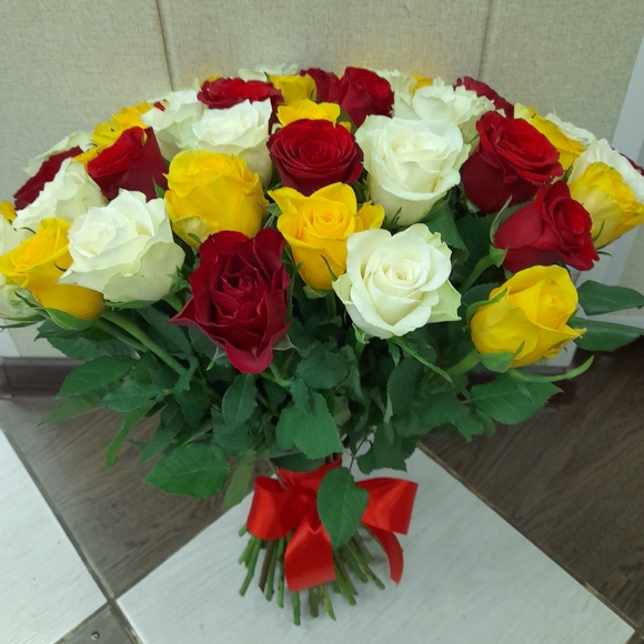 Букет из 51 розы микс 50 см (Кения) 