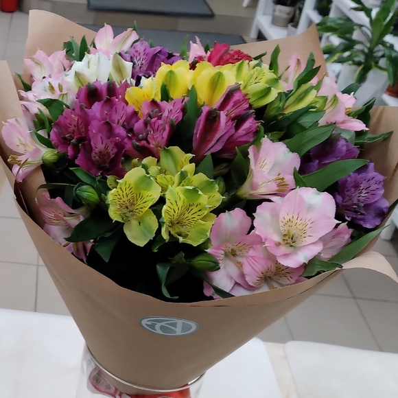 Букет из 9 альстромерий микс