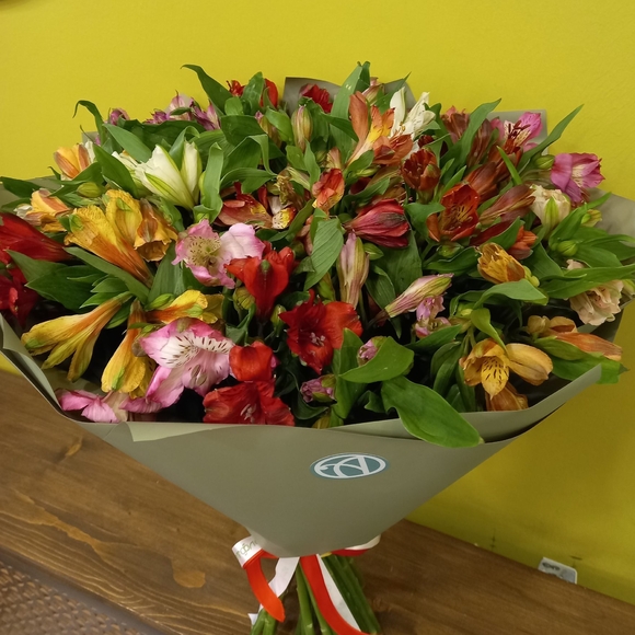 Букет из 25 альстромерий микс