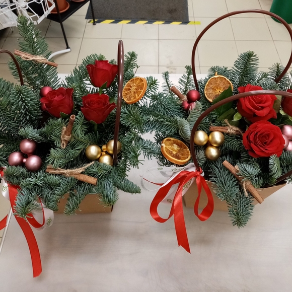 Новогодняя сумочка с красными кенийскими розами - S