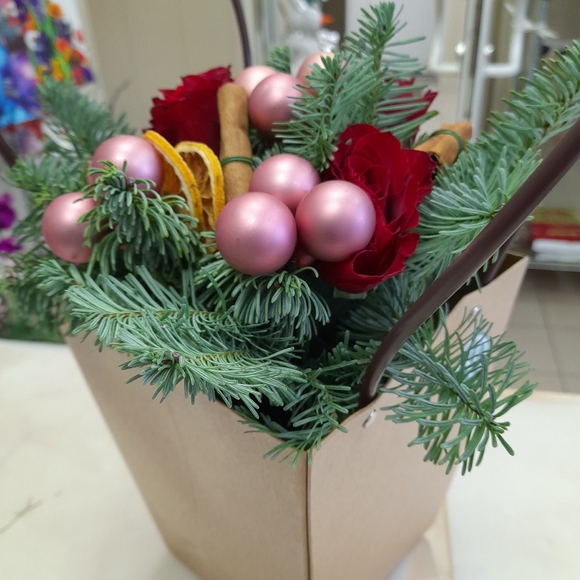 Новогодняя сумочка с красными кенийскими розами - S