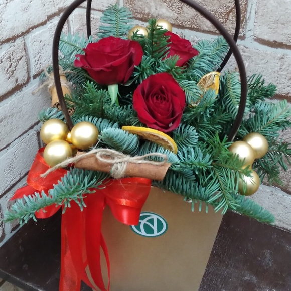 Новогодняя сумочка с красными кенийскими розами - S