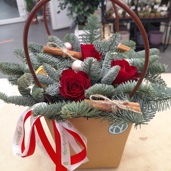 Новогодняя сумочка с красными кенийскими розами - S