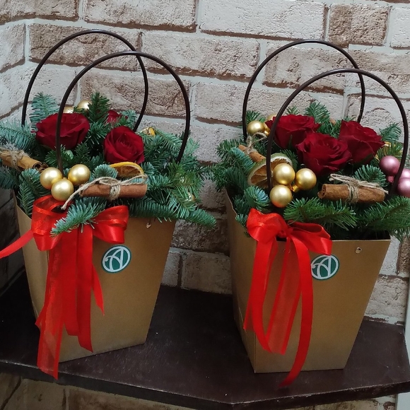 Новогодняя сумочка с красными кенийскими розами - S