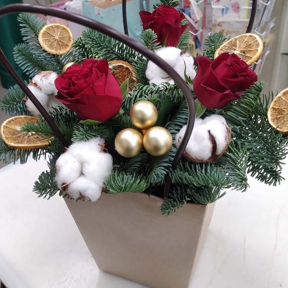 Новогодняя сумочка с красными кенийскими розами - S