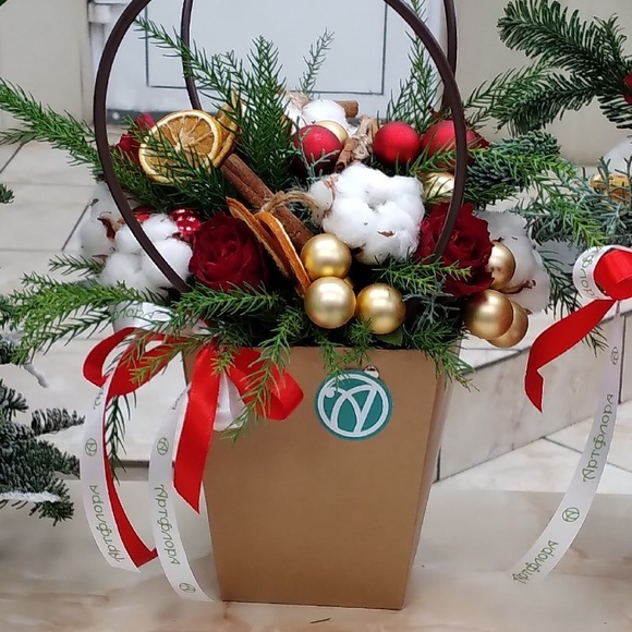 Новогодняя сумочка с красными кенийскими розами - S