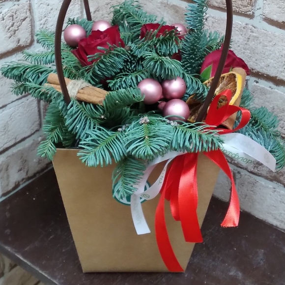 Новогодняя сумочка с красными кенийскими розами - S