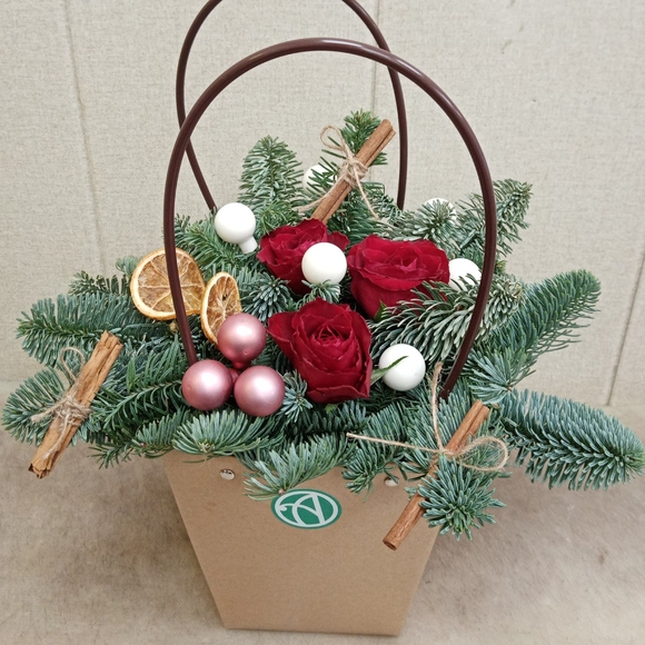 Новогодняя сумочка с красными кенийскими розами - S