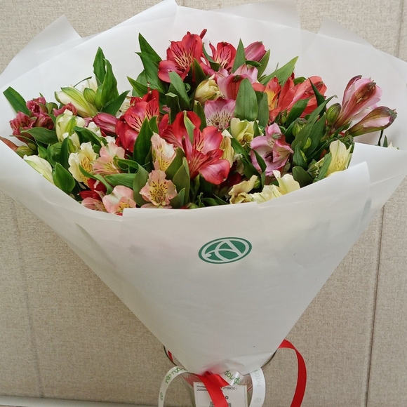 Букет из 15 Альстромерий микс